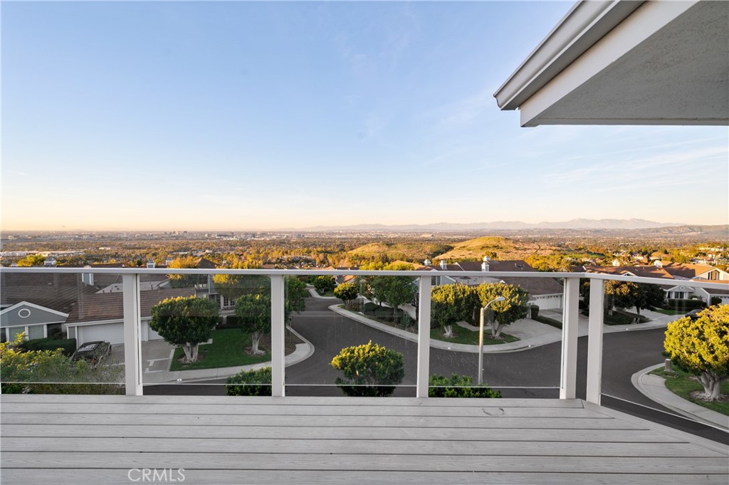 6 Saros, Unit 68 Irvine, CA 92603 - Photo 12 of 35 a view of a terrace