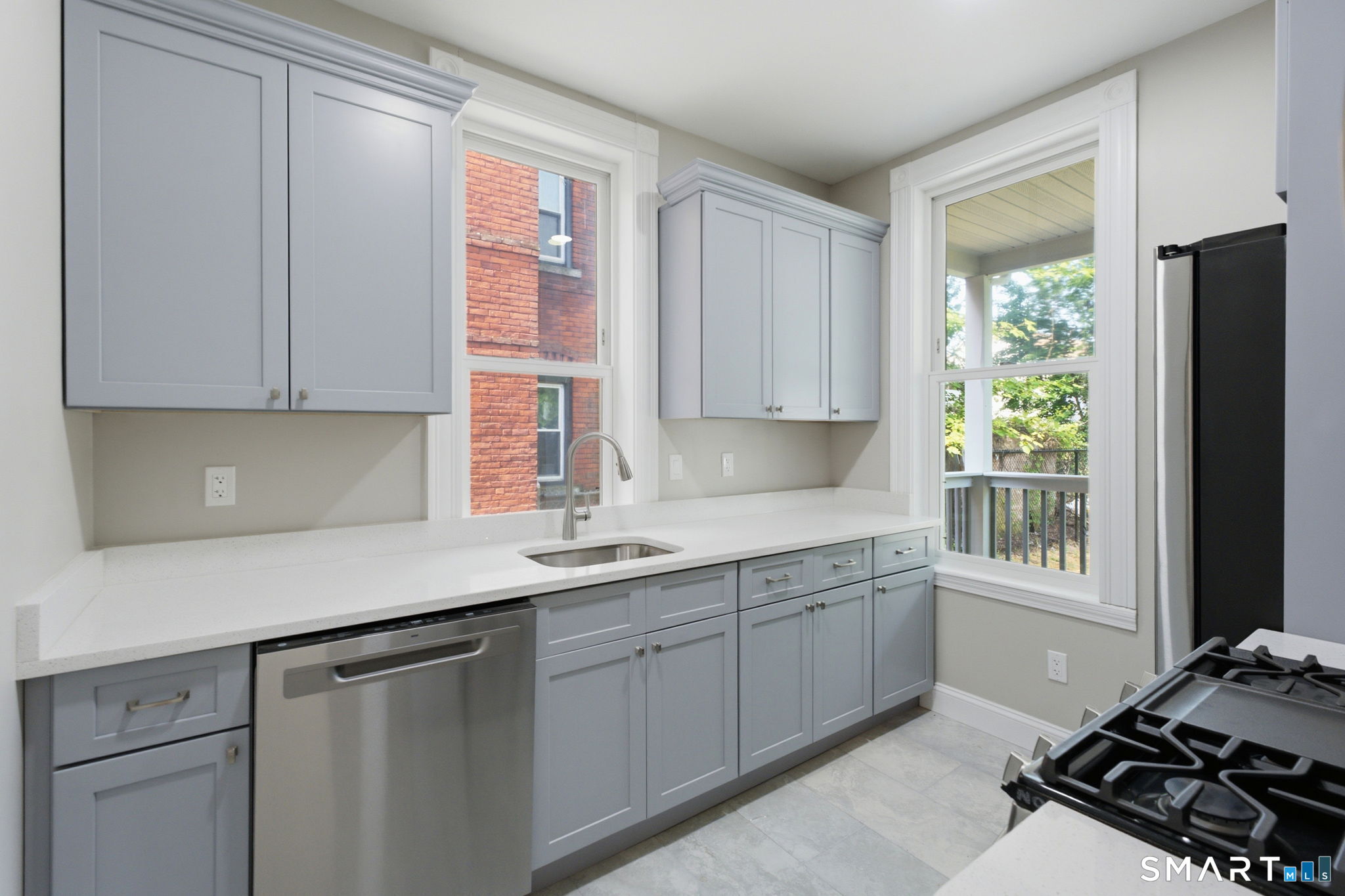 41 Center Street Hartford, CT 06120 - Photo 17 of 38
