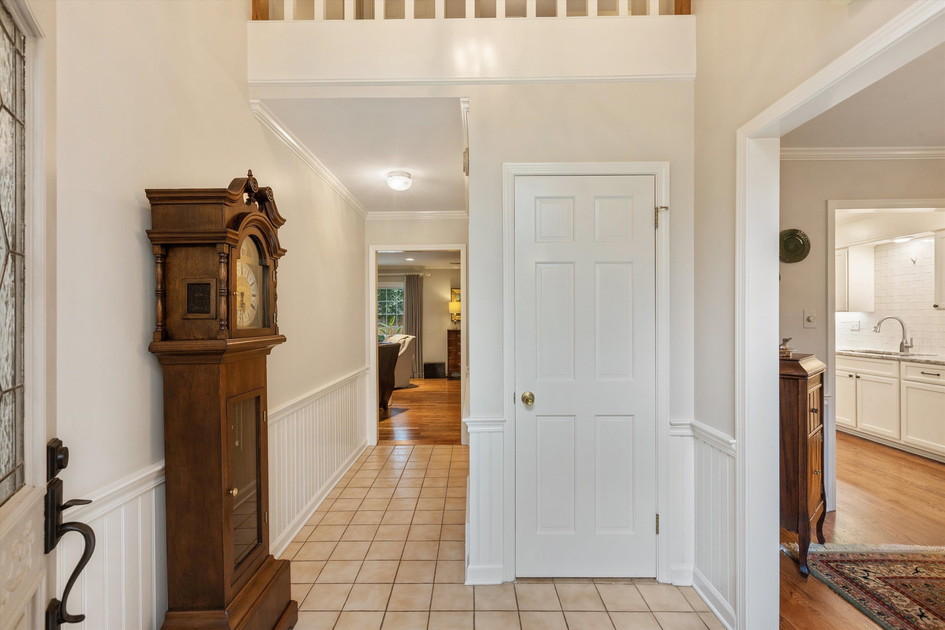 560 Silverman Drive Collierville, TN 38017 - Photo 18 of 31 a view of a hallway with a living room