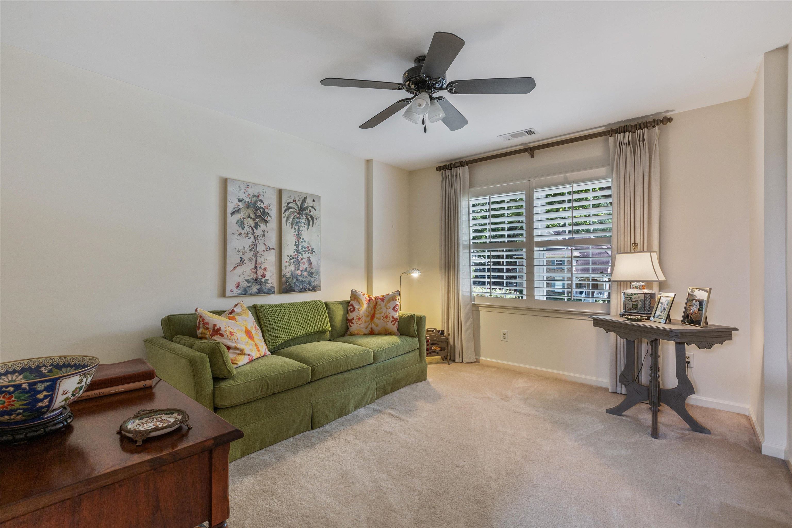 560 Silverman Drive Collierville, TN 38017 - Photo 20 of 31 a living room with furniture and a window