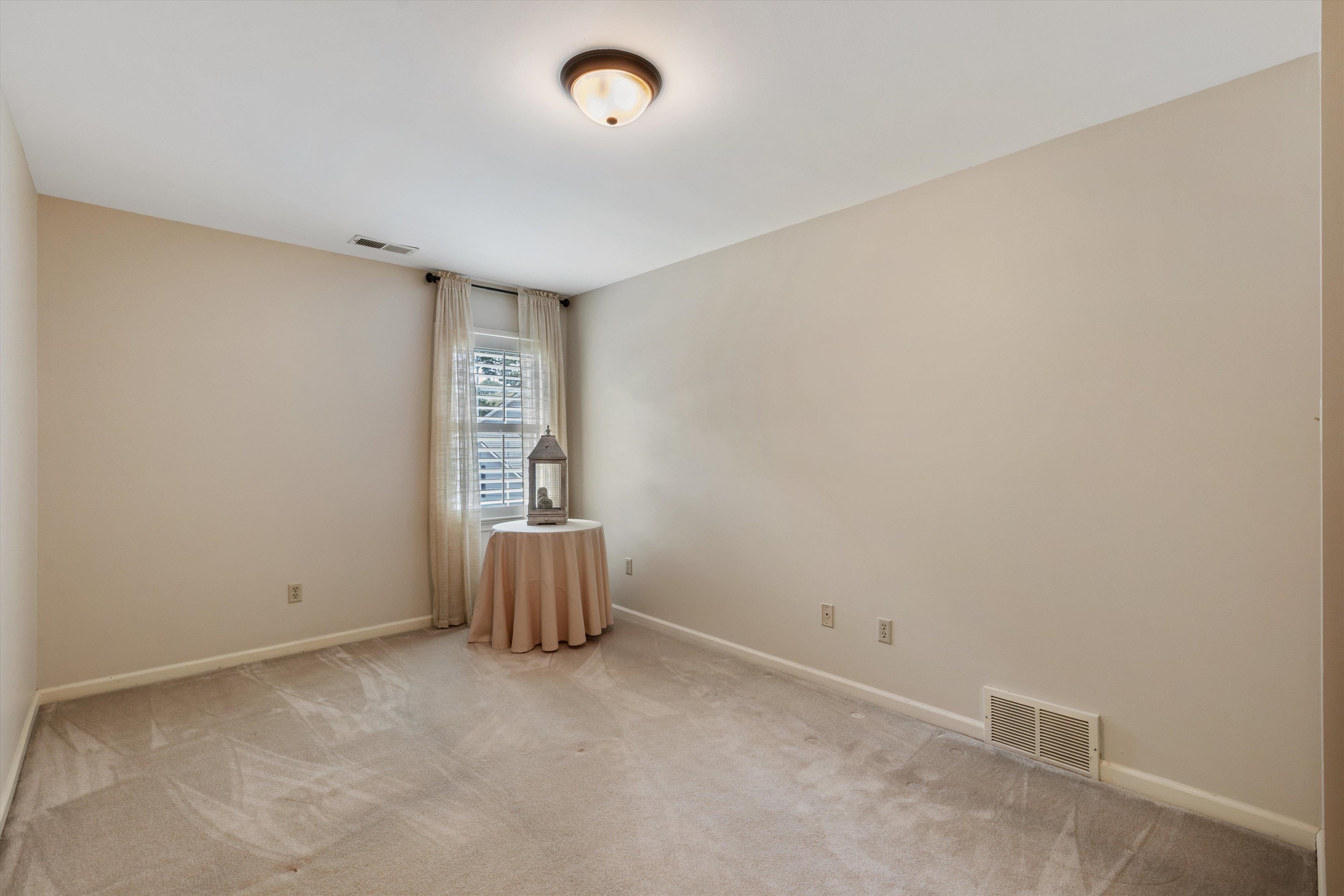 560 Silverman Drive Collierville, TN 38017 - Photo 21 of 31 an empty room with windows