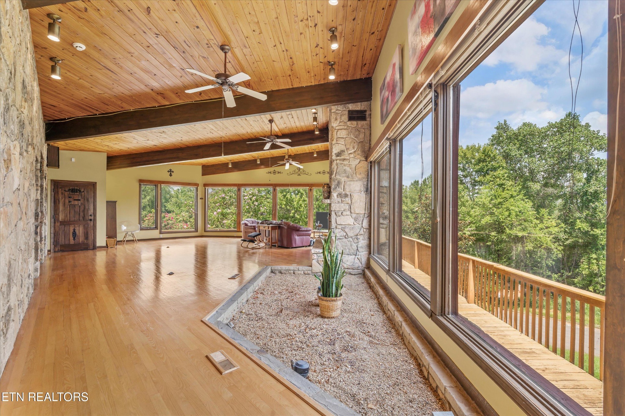 411 Orchard Knob Road Clinton, TN 37716 - Photo 15 of 40 Gallery Image 15