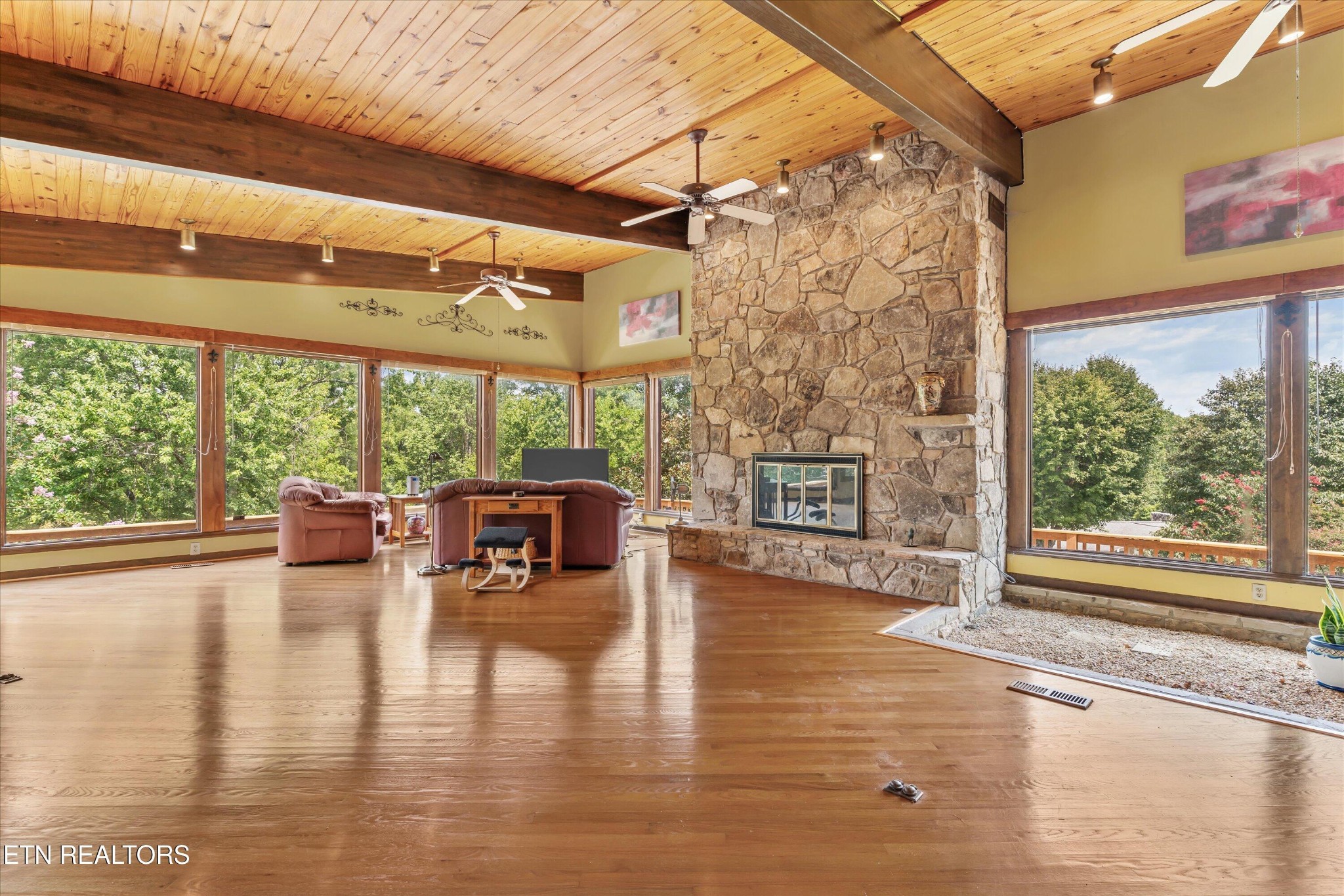 411 Orchard Knob Road Clinton, TN 37716 - Photo 17 of 40 Gallery Image 17