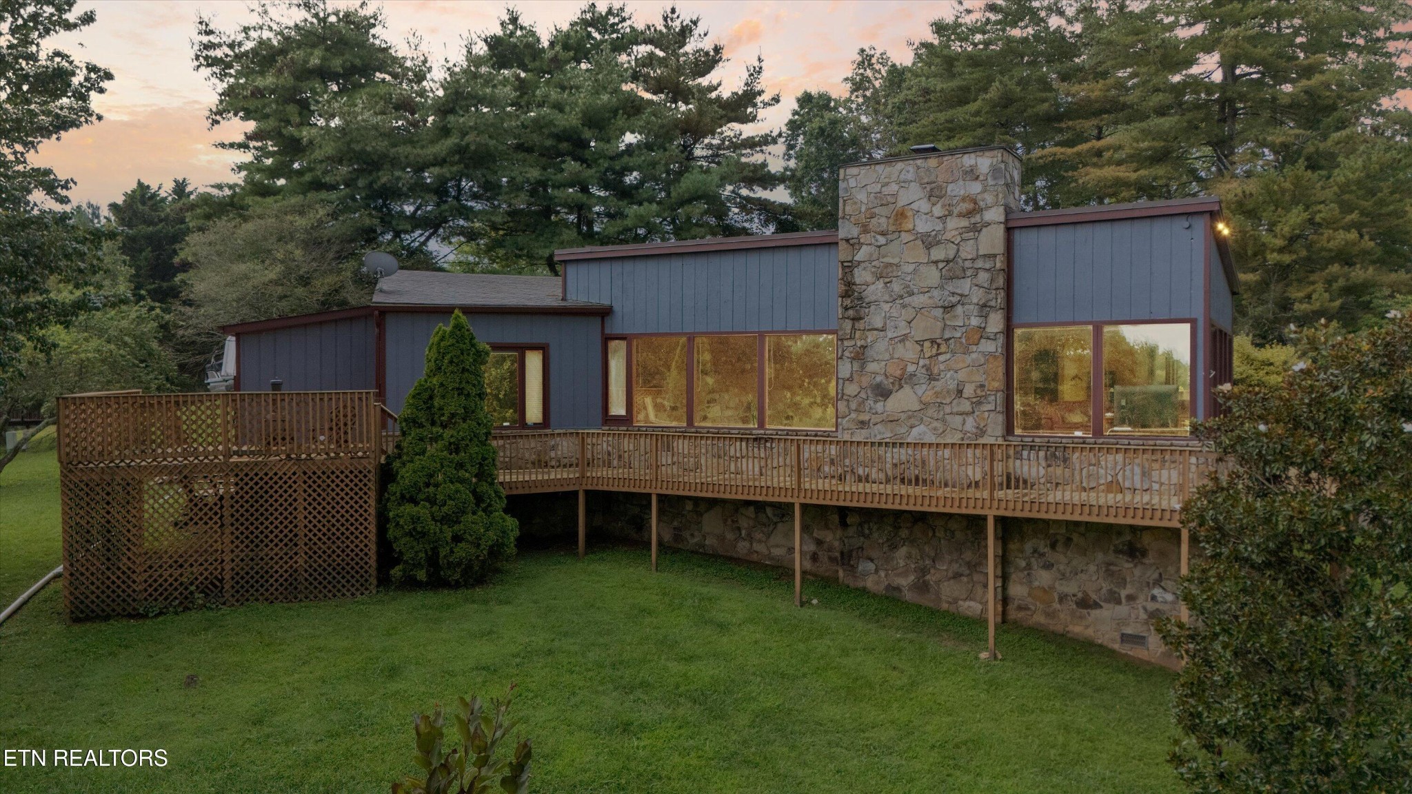 411 Orchard Knob Road Clinton, TN 37716 - Photo 2 of 40 Gallery Image 2