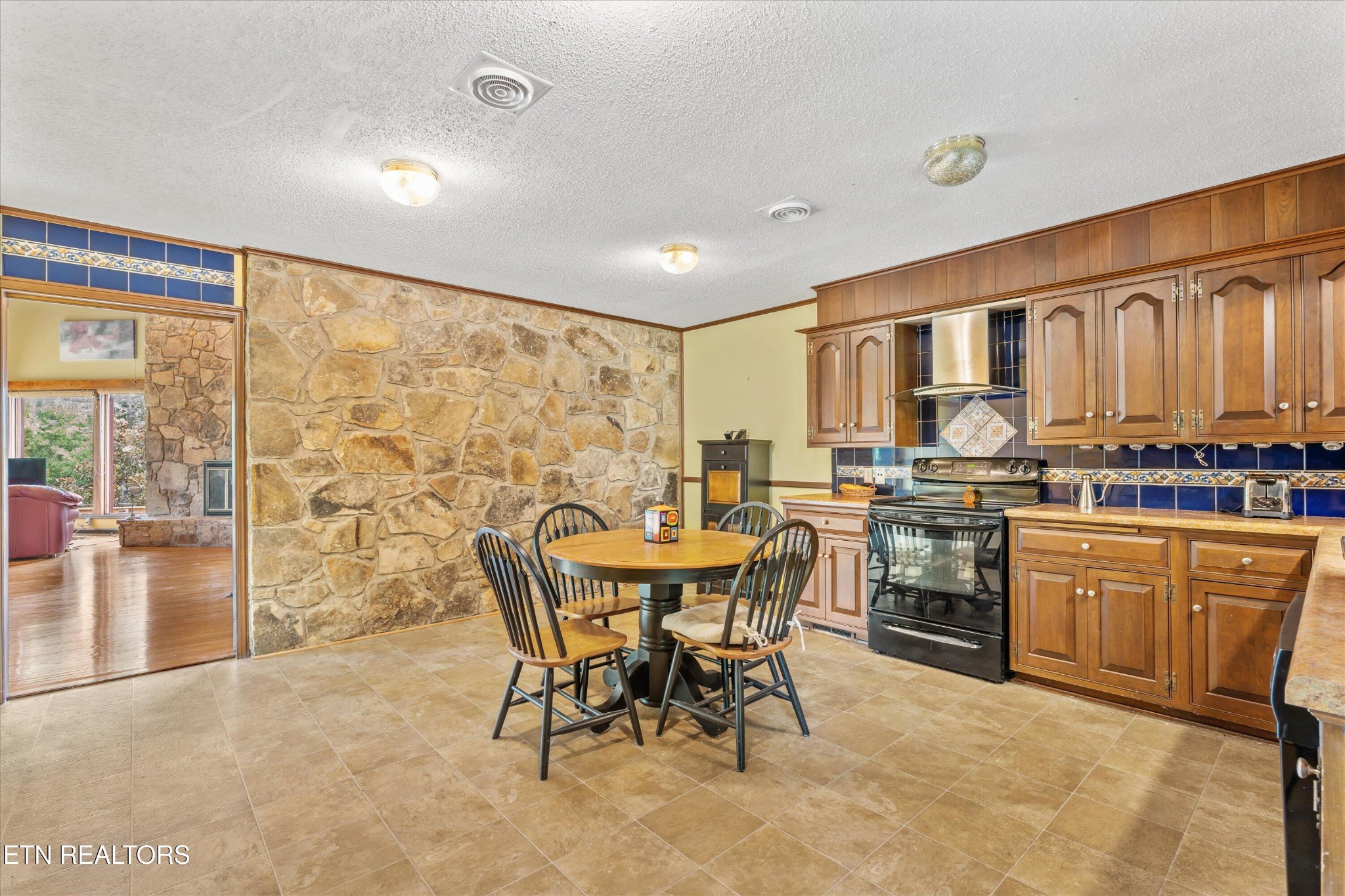 411 Orchard Knob Road Clinton, TN 37716 - Photo 24 of 40 Gallery Image 24