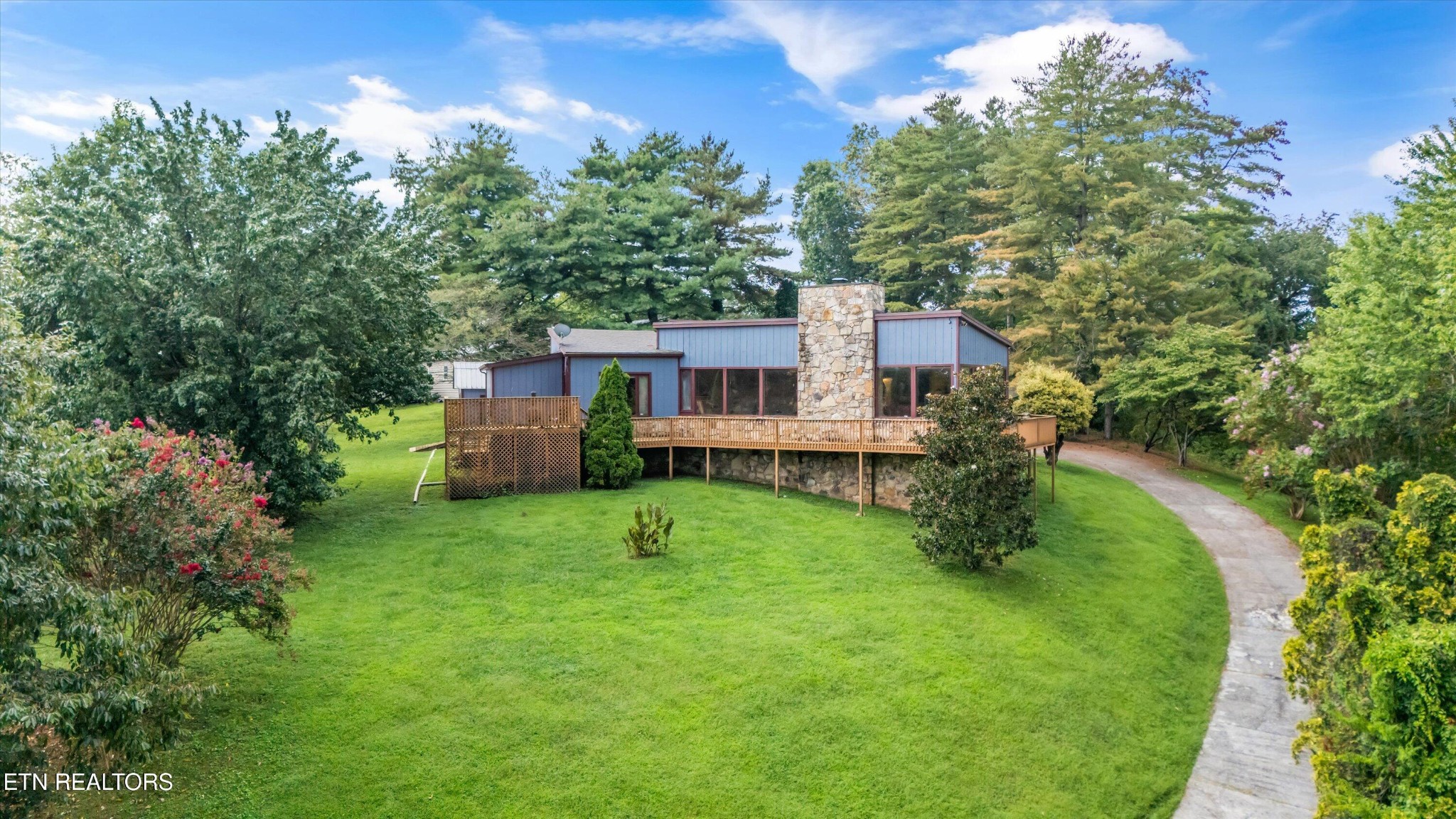 411 Orchard Knob Road Clinton, TN 37716 - Photo 3 of 40 Gallery Image 3