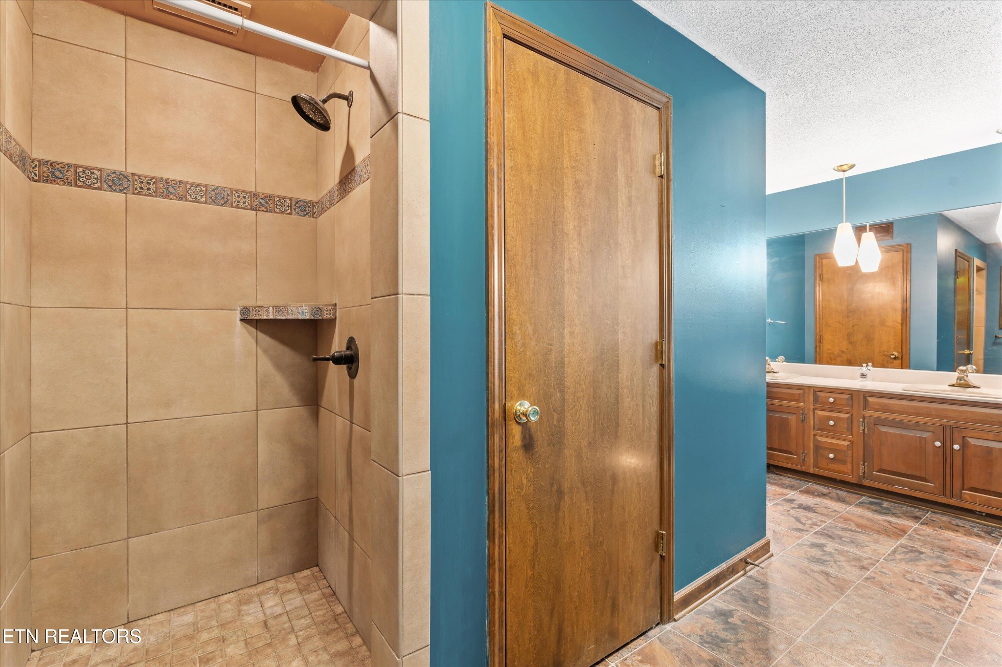411 Orchard Knob Road Clinton, TN 37716 - Photo 33 of 40 Gallery Image 33