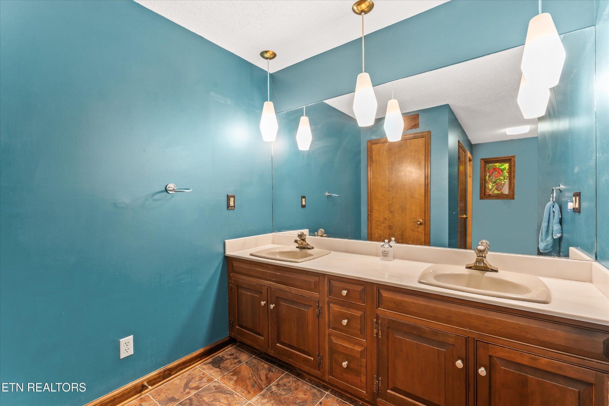 411 Orchard Knob Road Clinton, TN 37716 - Photo 34 of 40 Gallery Image 34