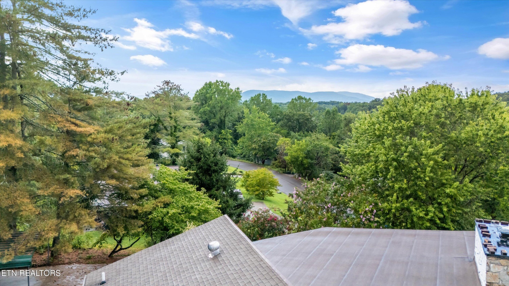 411 Orchard Knob Road Clinton, TN 37716 - Photo 35 of 40 Gallery Image 35