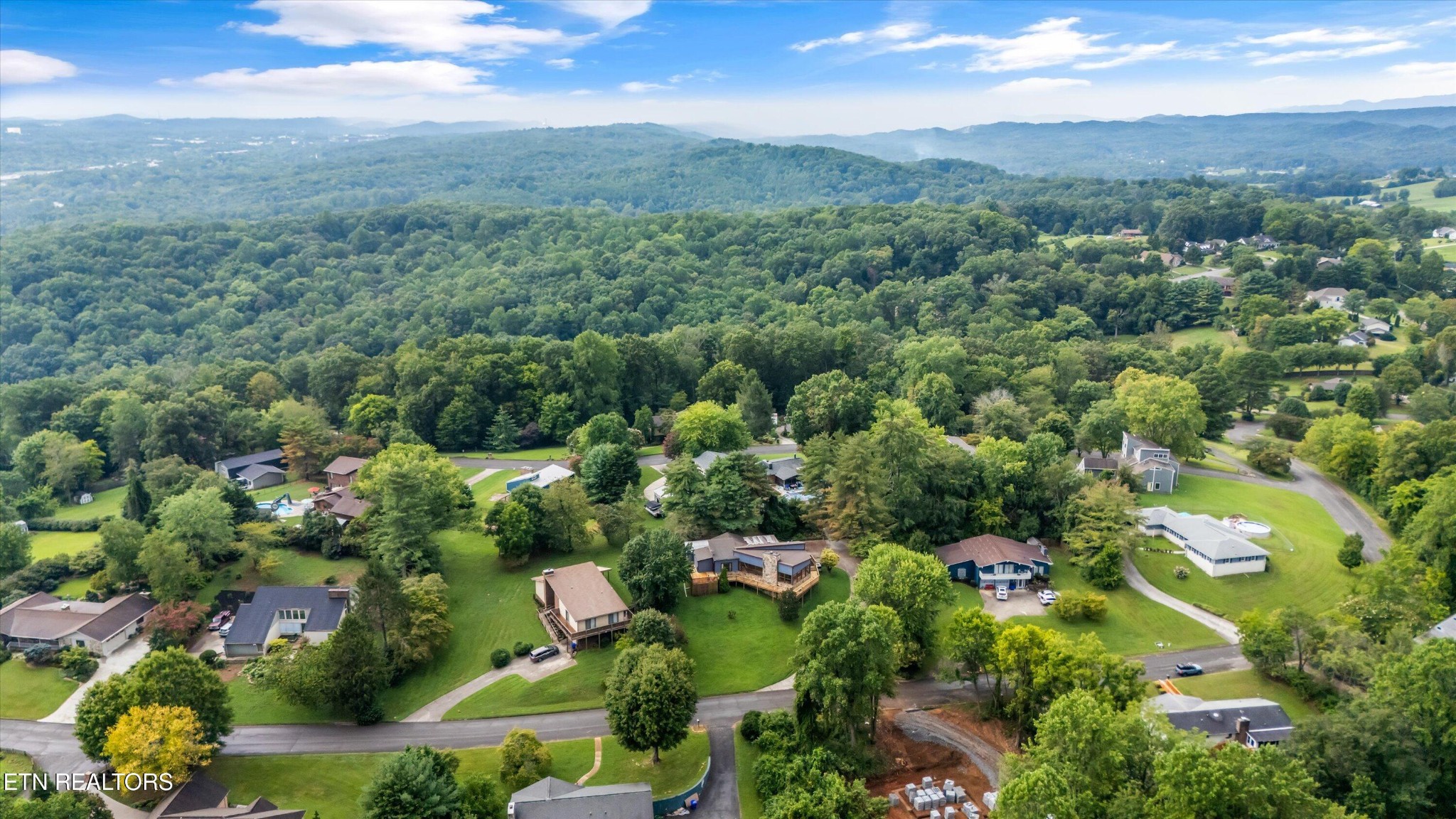 411 Orchard Knob Road Clinton, TN 37716 - Photo 38 of 40 Gallery Image 38