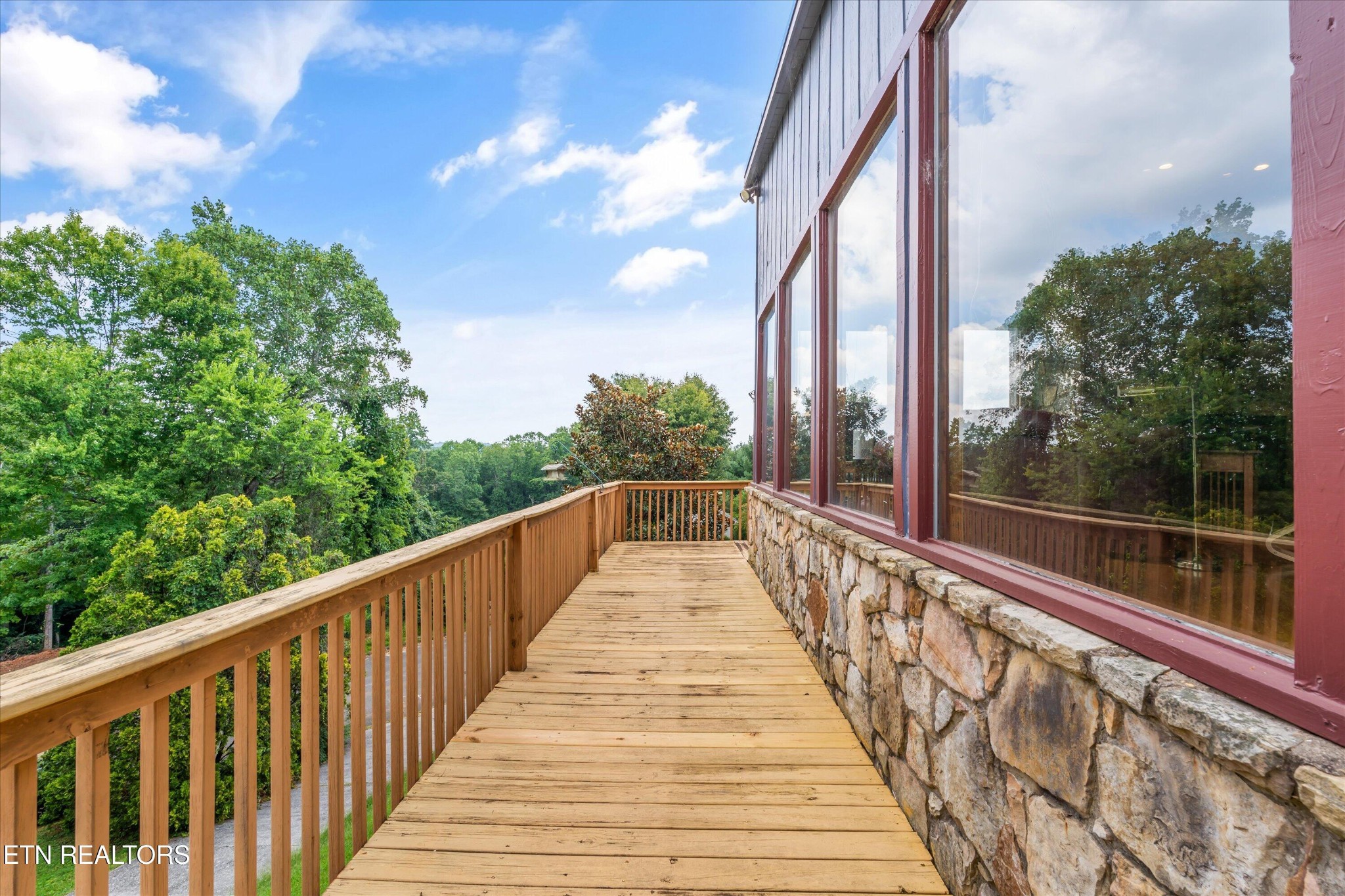 411 Orchard Knob Road Clinton, TN 37716 - Photo 5 of 40 Gallery Image 5