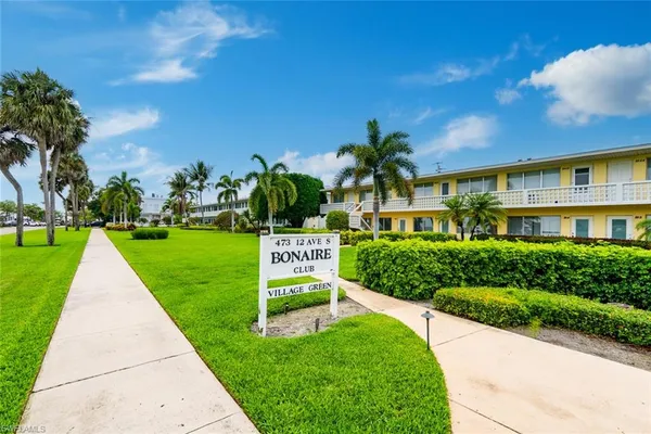 $2,850 | 473 12th Avenue South, Unit B2, Naples, FL 34102