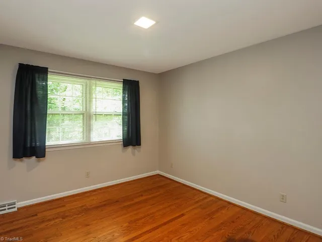 $2,400 | 6 Covent Garden Court, Greensboro, NC 27455