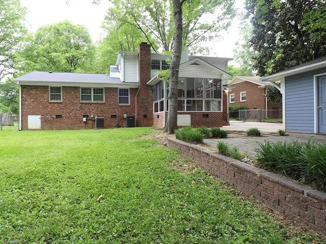 $2,400 | 6 Covent Garden Court, Greensboro, NC 27455