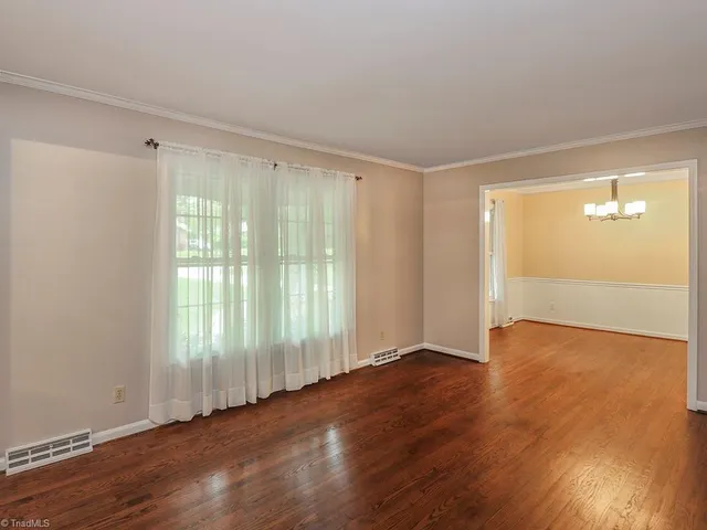 $2,400 | 6 Covent Garden Court, Greensboro, NC 27455