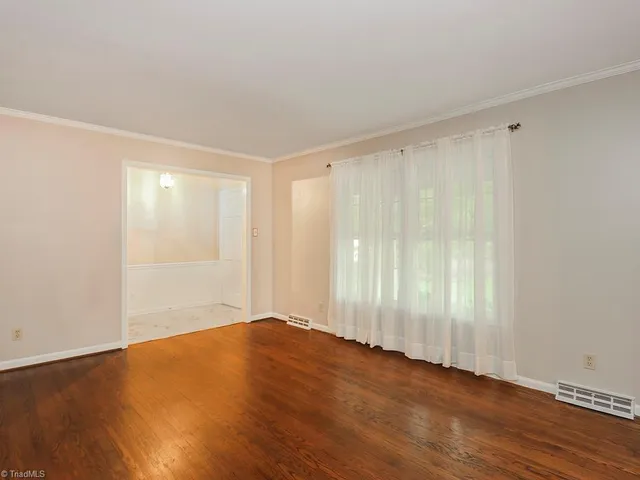 $2,400 | 6 Covent Garden Court, Greensboro, NC 27455