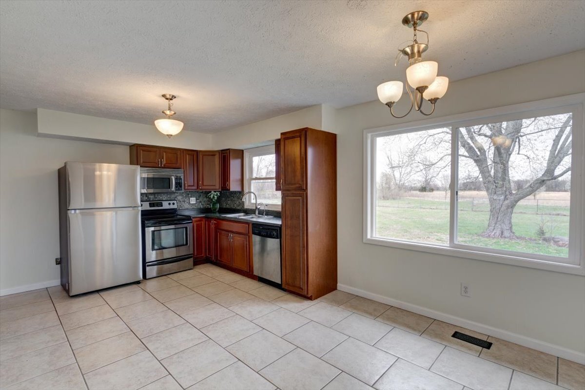 13091 North Western Road Camby, IN 46113 - Photo 12 of 45 Gallery Image 12