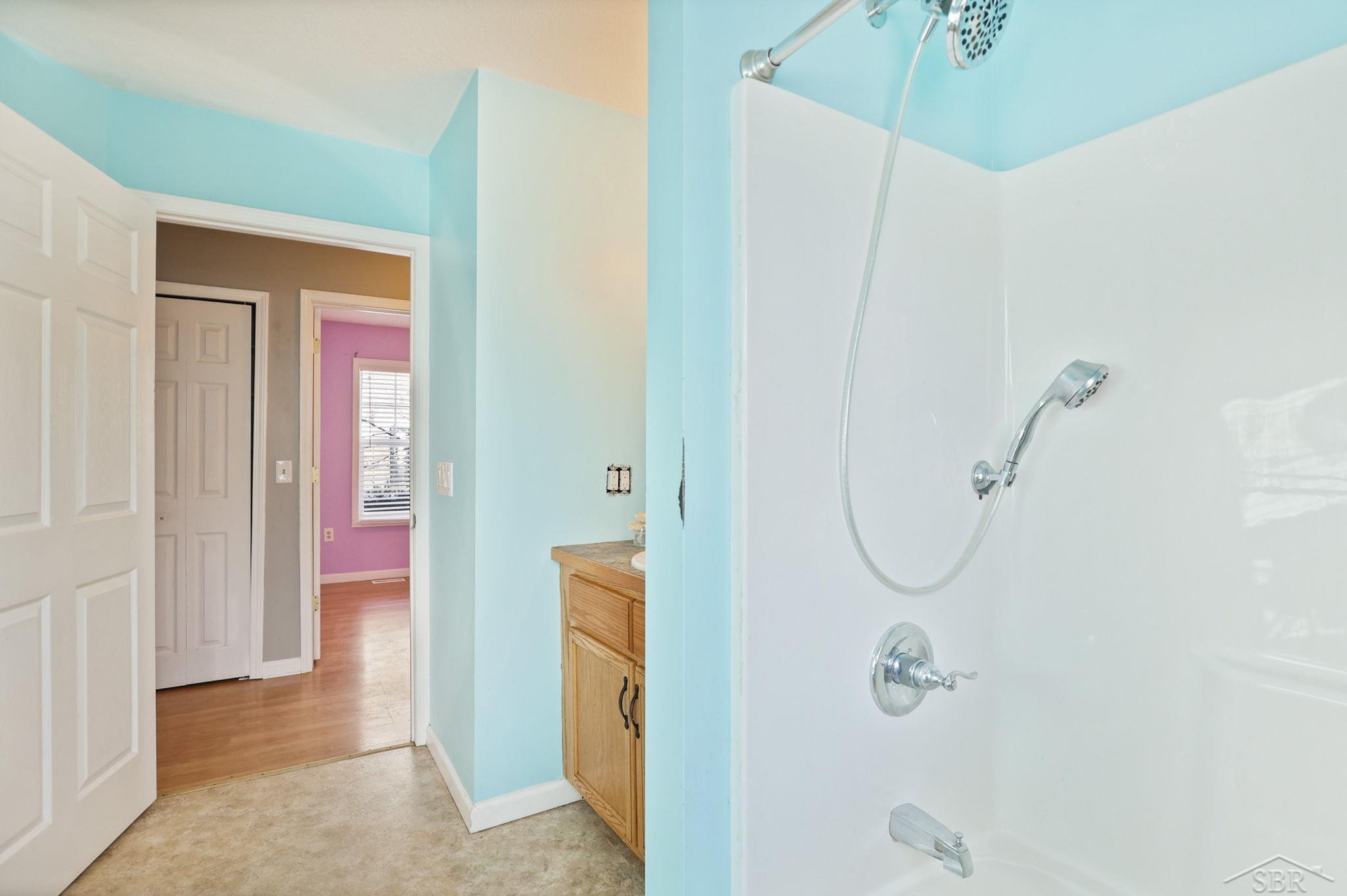 606 Wilson Street Bay City, MI 48708 - Photo 12 of 24 50195619-ee499290-f761-4665-b500-45dcaf505ab4.JPG