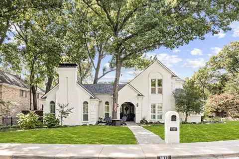 $1,099,000 | 9016 Green Oaks Circle, Dallas, TX 75243