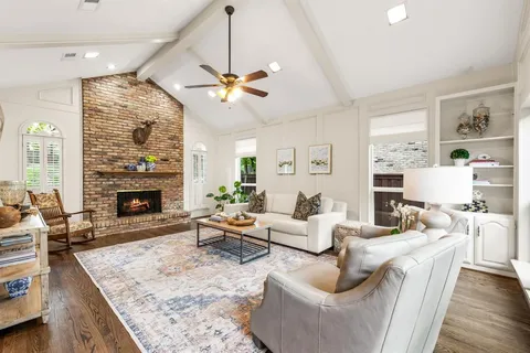 $1,099,000 | 9016 Green Oaks Circle, Dallas, TX 75243