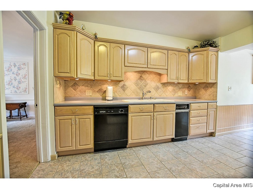 20 Long Bay Springfield, IL 62712 - Photo 8 of 32 Gallery Image 8