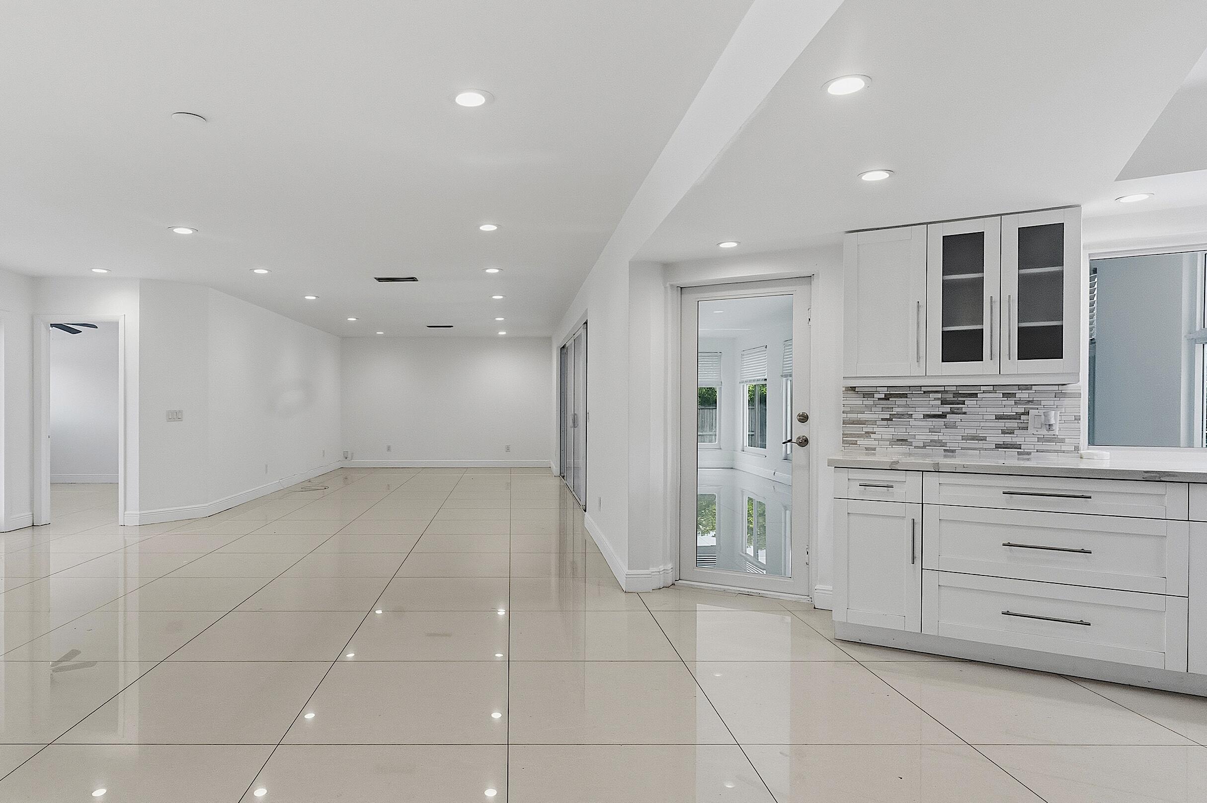 2910 Northeast 40th Court Lighthouse Point, FL 33064 - Photo 23 of 49 2910 NE 40th Ct - - 022