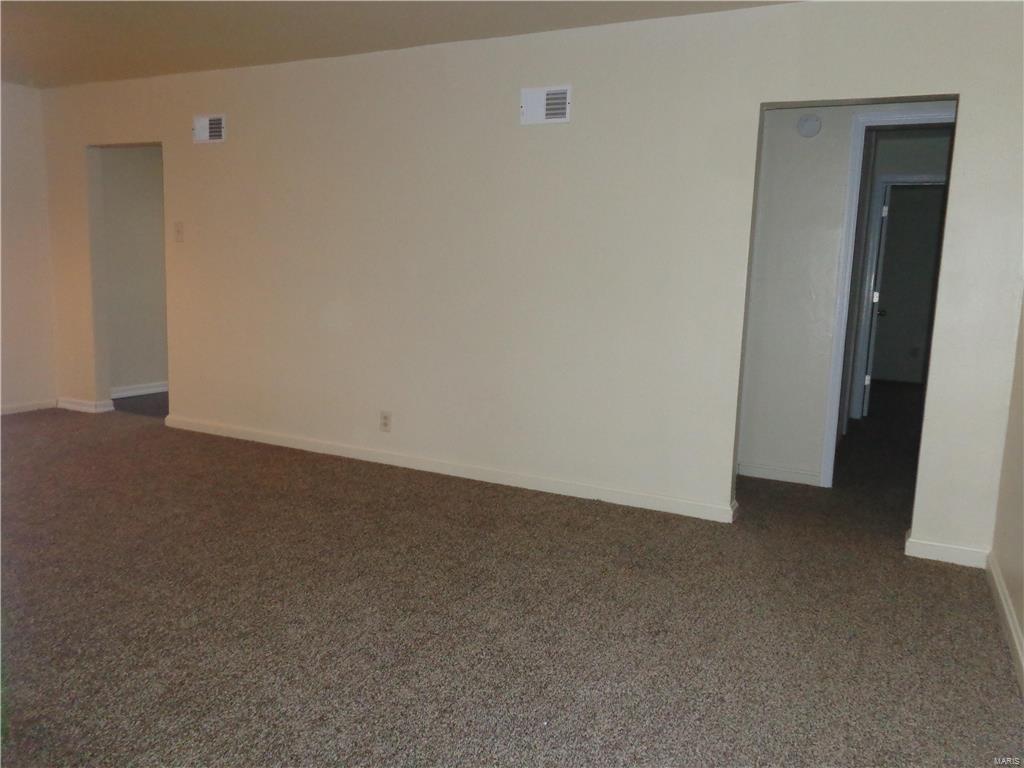 1190 Patterson Road Florissant, MO 63031 - Photo 12 of 46