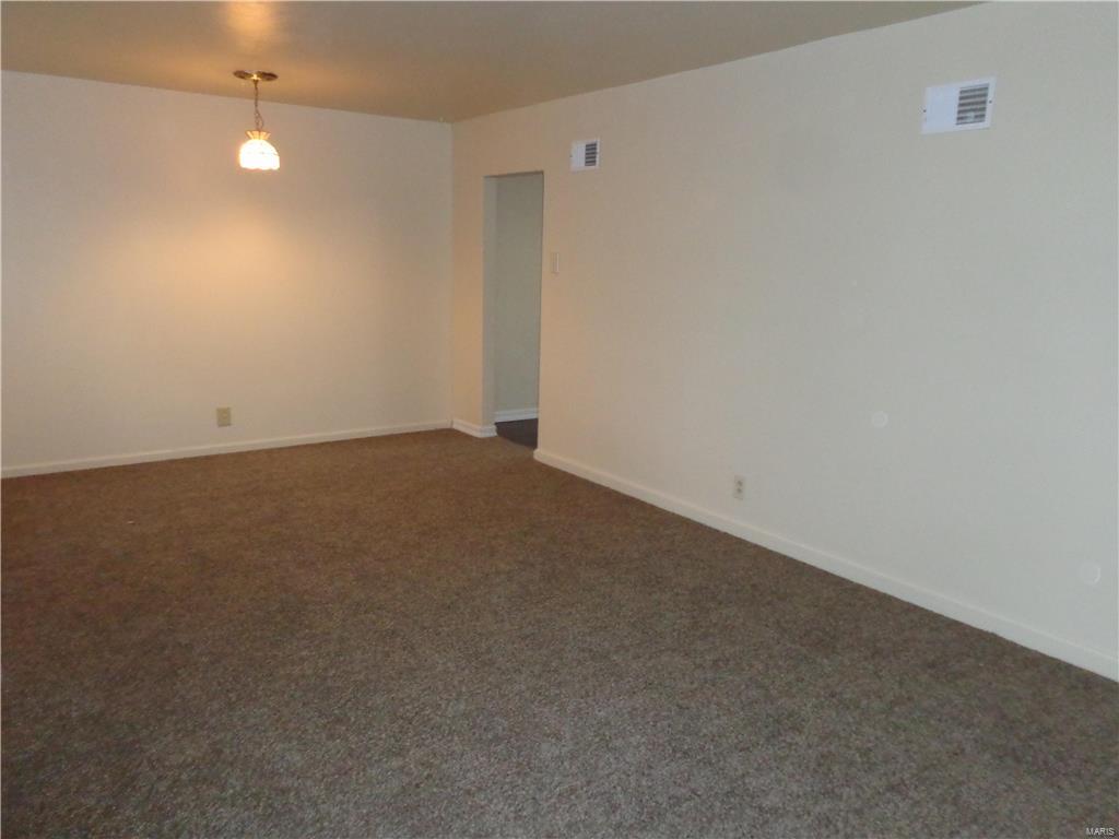 1190 Patterson Road Florissant, MO 63031 - Photo 13 of 46