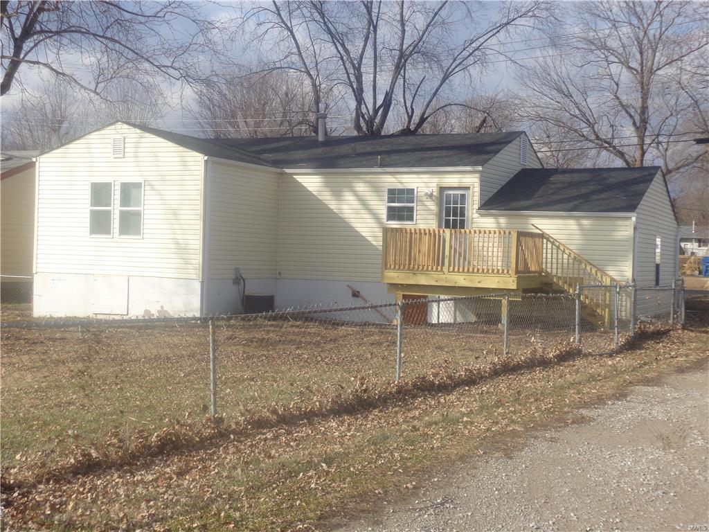 1190 Patterson Road Florissant, MO 63031 - Photo 7 of 46