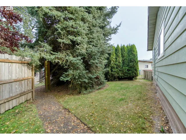 $168,000 | 1411 Northwest 9th Court, McMinnville, OR 97128