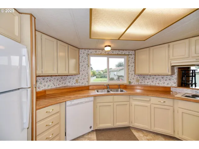 $168,000 | 1411 Northwest 9th Court, McMinnville, OR 97128