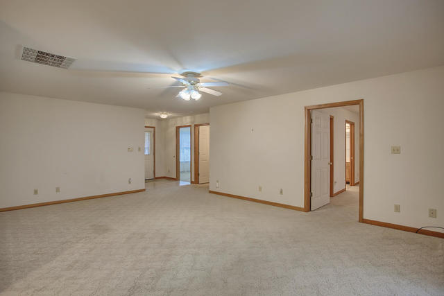 306 Royal Court Champaign, IL 61821 - Photo 11 of 29