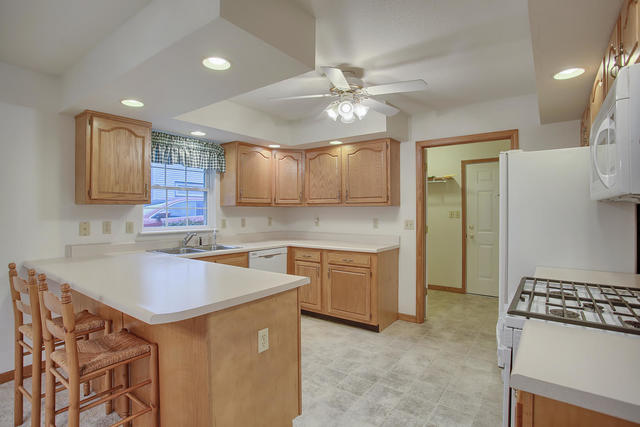 306 Royal Court Champaign, IL 61821 - Photo 12 of 29