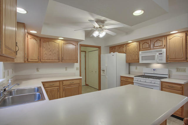 306 Royal Court Champaign, IL 61821 - Photo 14 of 29