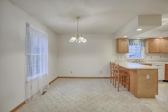 306 Royal Court Champaign, IL 61821 - Photo 15 of 29