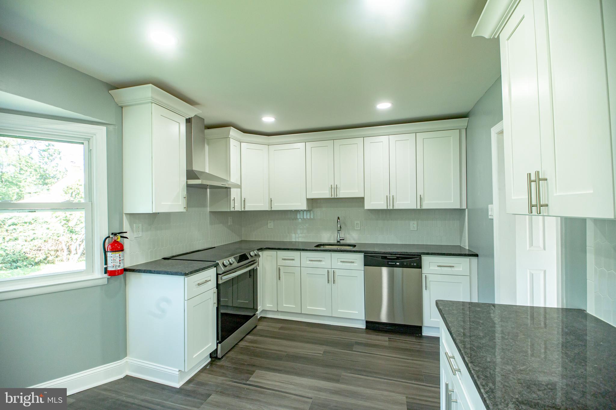 982 Kingston Drive Cherry Hill, NJ 08034 - Photo 13 of 32