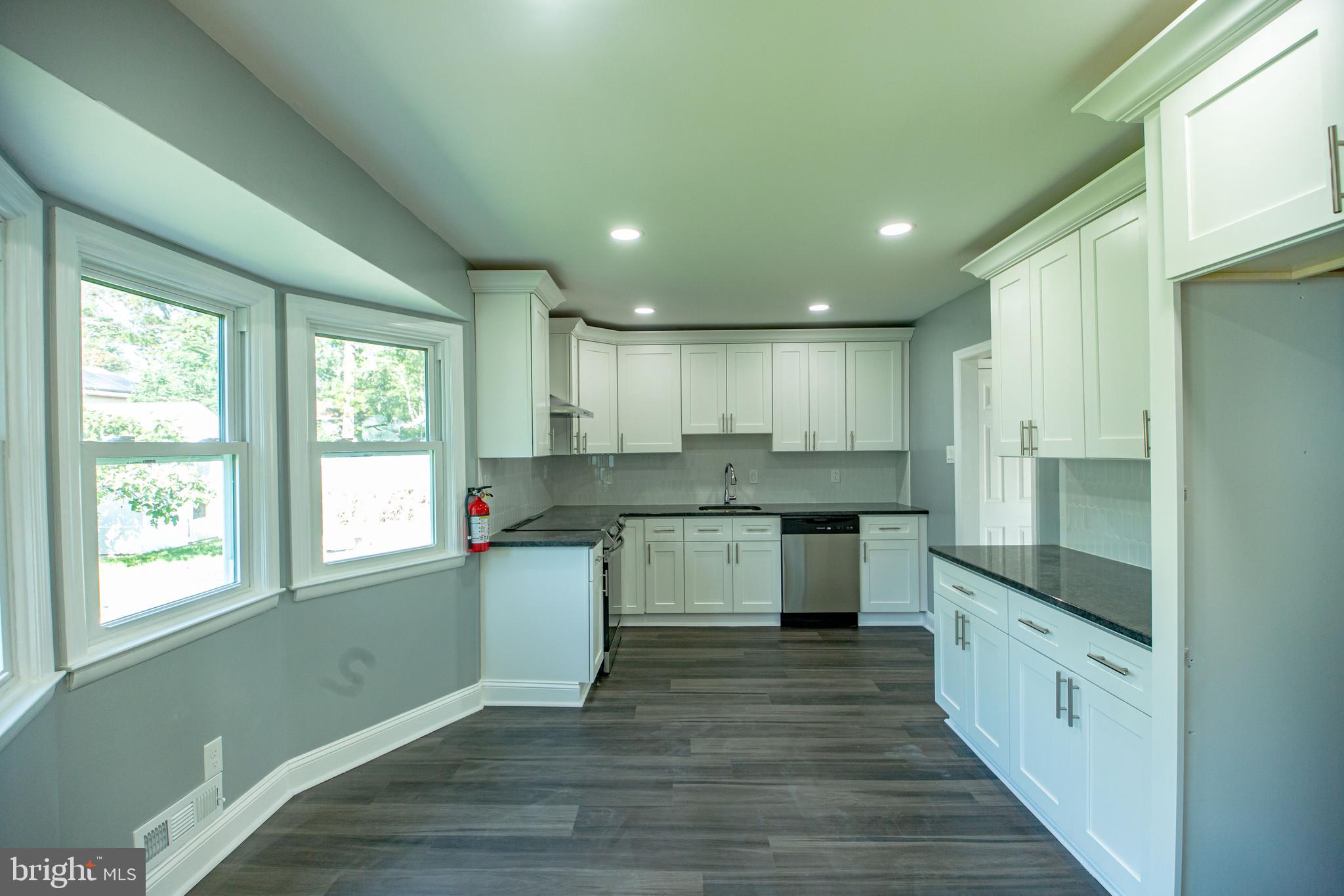 982 Kingston Drive Cherry Hill, NJ 08034 - Photo 10 of 32