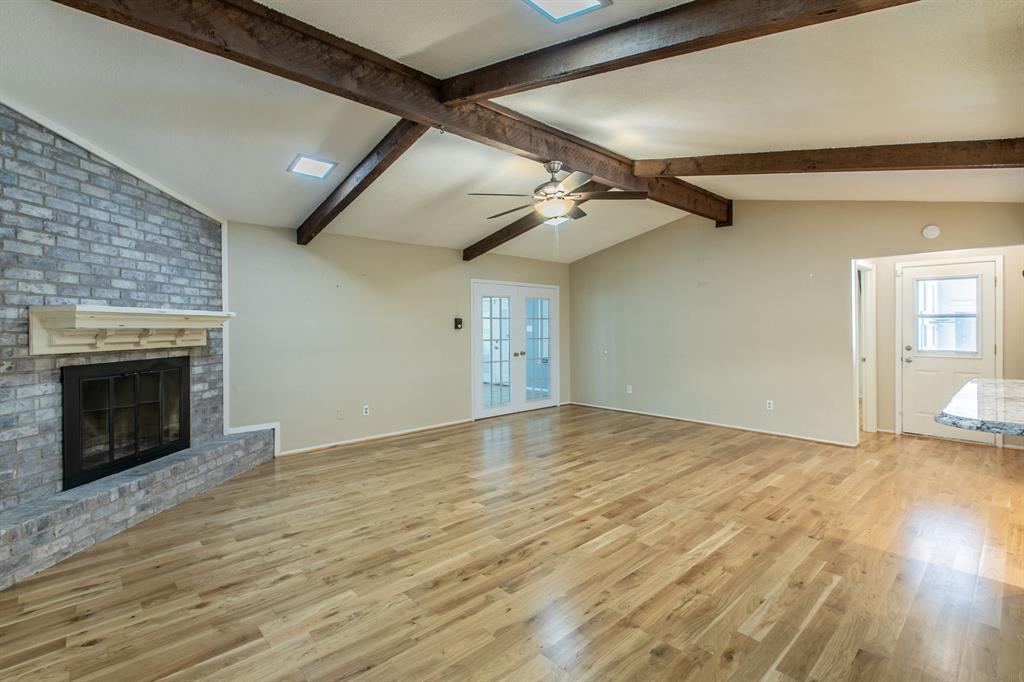 241 Travis Lane Hewitt, TX 76643 - Photo 5 of 26