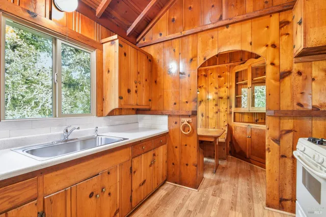 $525,000 | 10224 Old River Road, Forestville, CA 95436