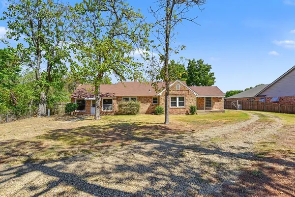 $300,000 | 10609 Seagoville Road, Dallas, TX 75217