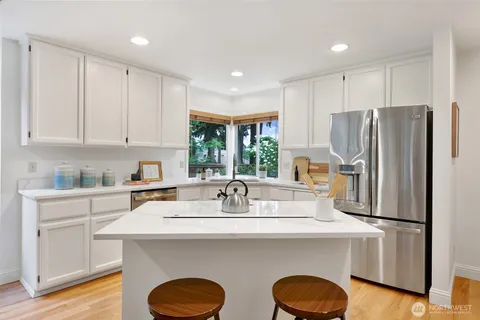 $1,448,000 | 3911 240th Place Southeast, Sammamish, WA 98029