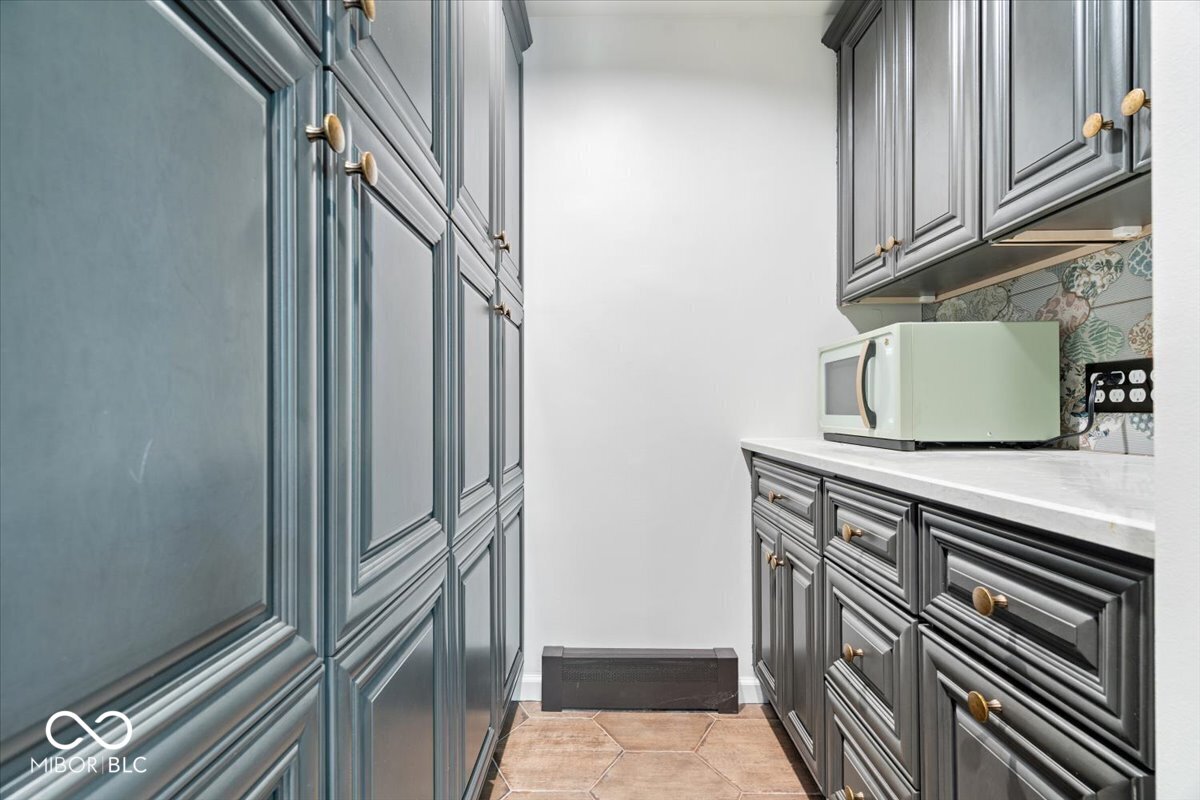 6470 Around The Hills Road Indianapolis, IN 46226 - Photo 13 of 59