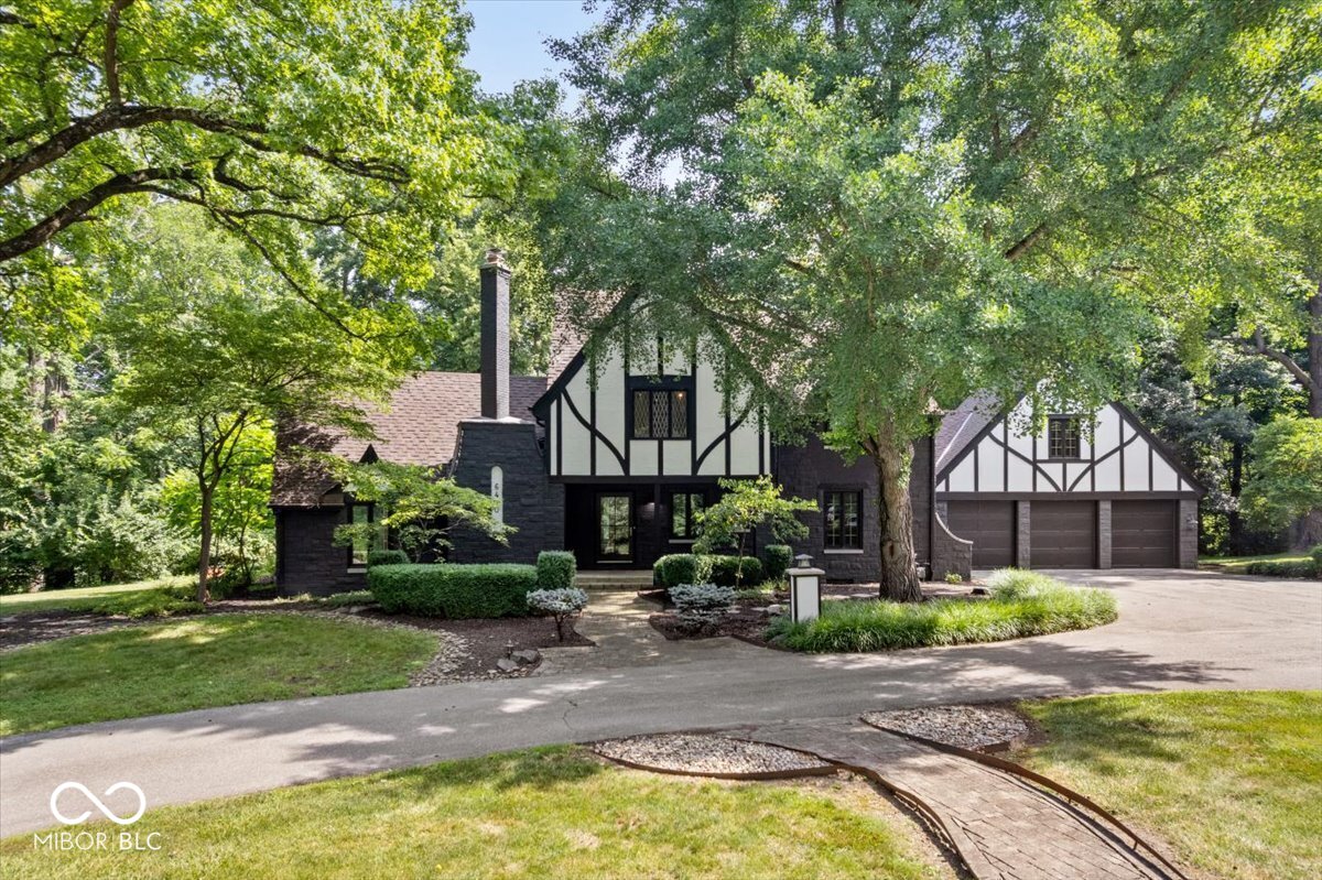 6470 Around The Hills Road Indianapolis, IN 46226 - Photo 2 of 59