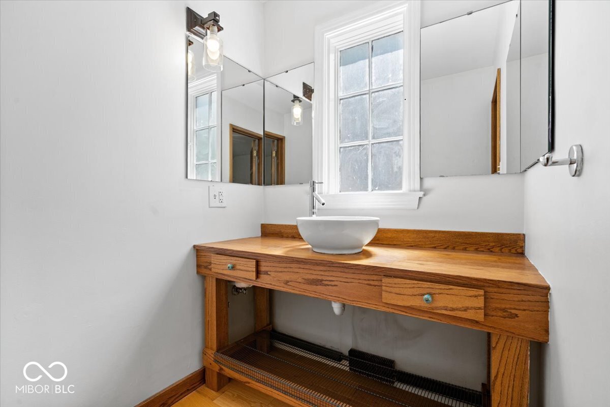 6470 Around The Hills Road Indianapolis, IN 46226 - Photo 26 of 59