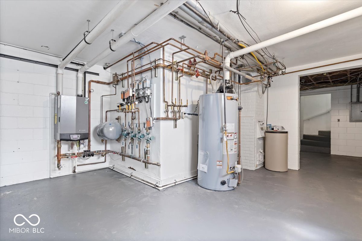 6470 Around The Hills Road Indianapolis, IN 46226 - Photo 36 of 59