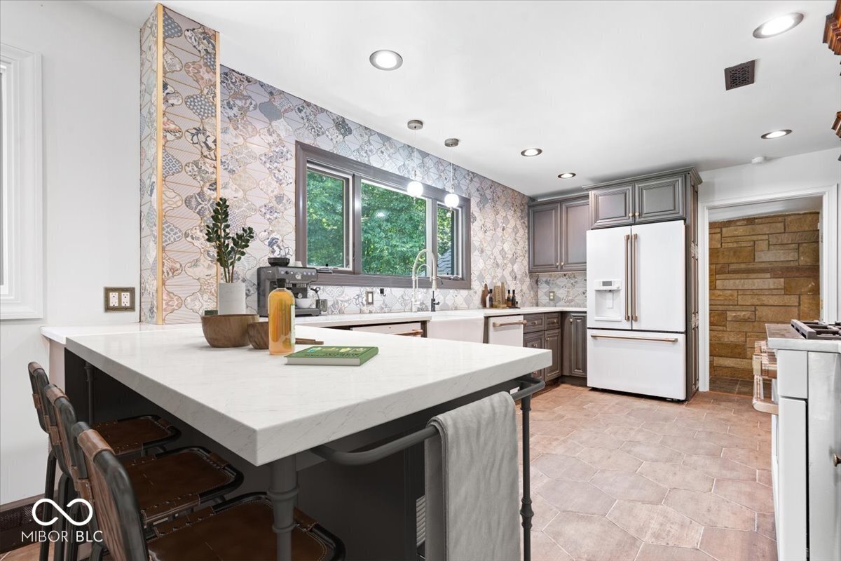 6470 Around The Hills Road Indianapolis, IN 46226 - Photo 7 of 59