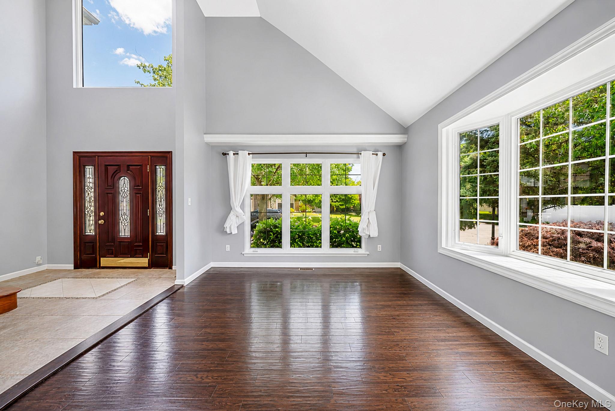 101 Raspberry Court Melville, NY 11747 - Photo 9 of 44