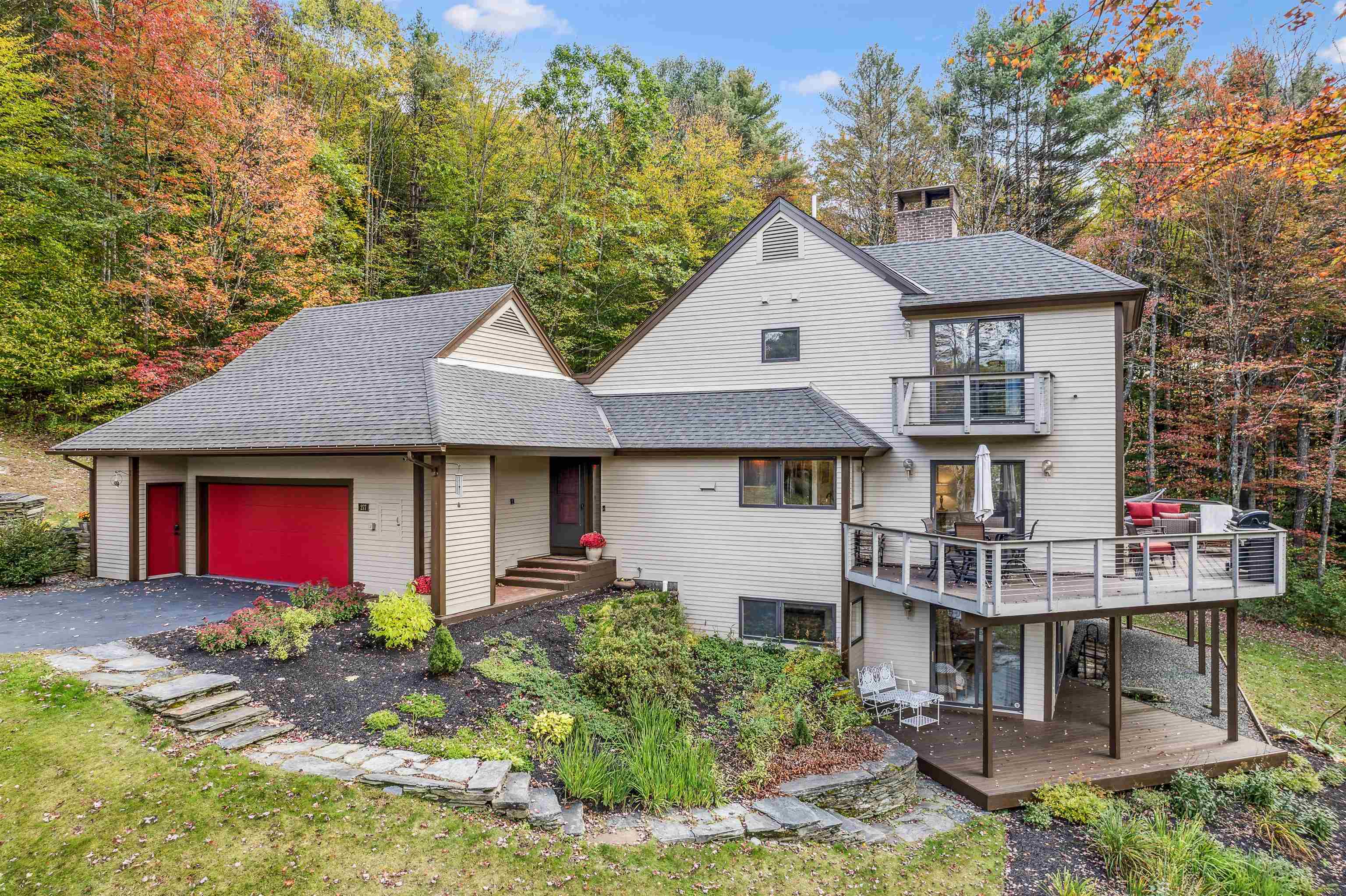 277 Rabbit Run Hartford, VT 05001 - Photo 1 of 40