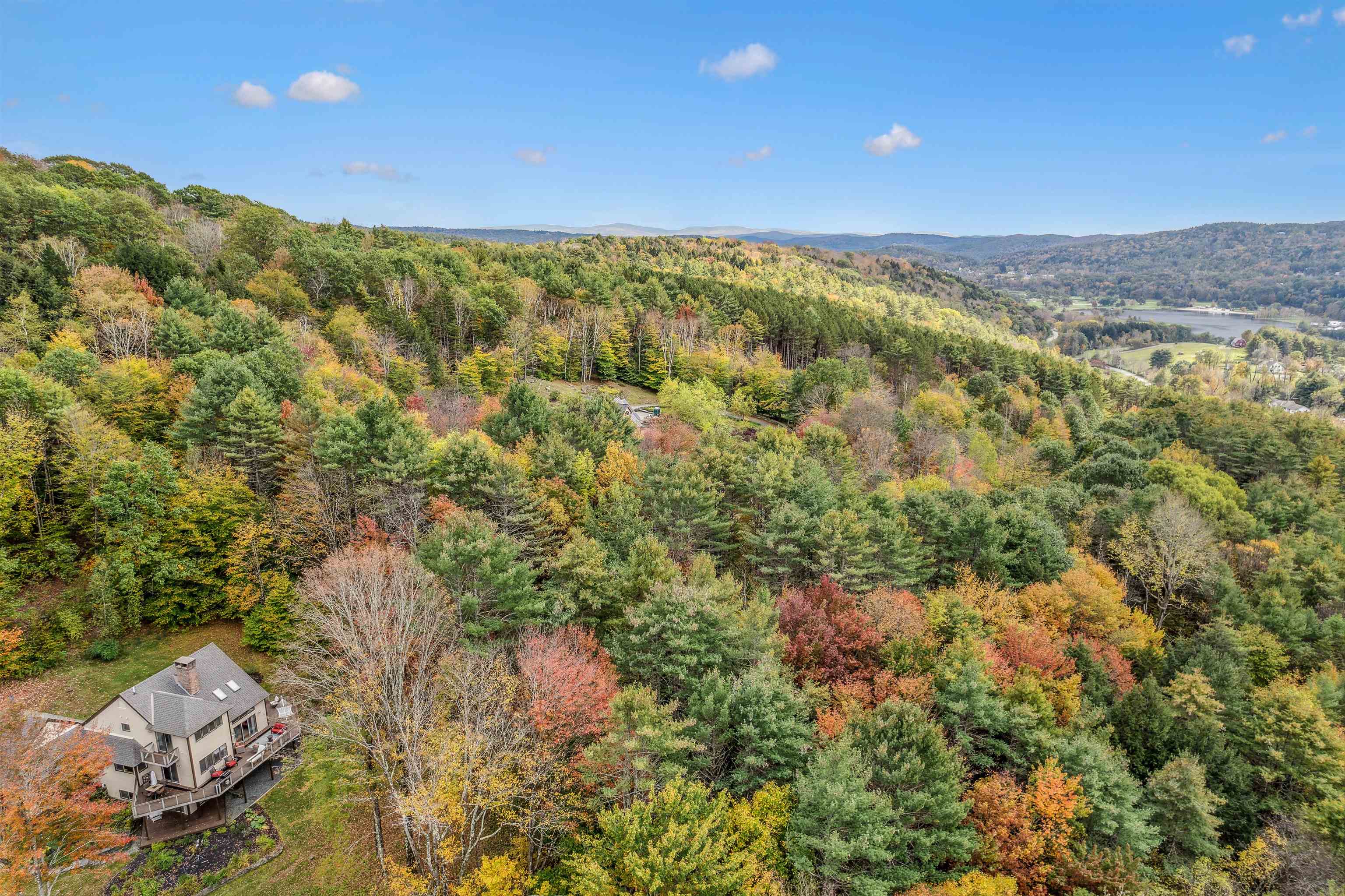 277 Rabbit Run Hartford, VT 05001 - Photo 33 of 40