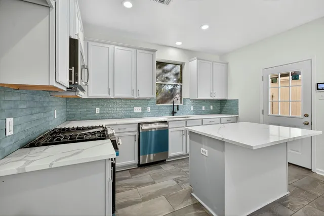 $364,900 | 7823 Autumn Hollow Lane, Houston, TX 77041